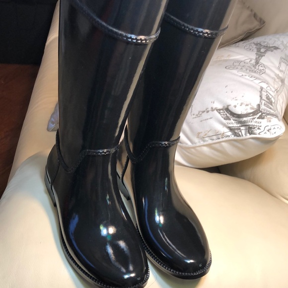 MK Michael Kors Rain Boots - Picture 3 of 7